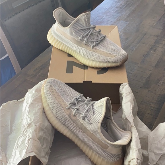 Yeezy Boost 350 V2 Lundmark Non reflective - Picture 2 of 6